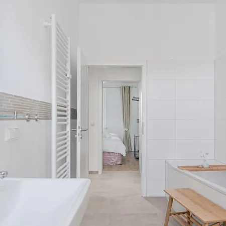 Humboldt Moments - Nahe Bahnhof, Terrasse, Parkplaetze An Der Strasse, Familien Apartment *